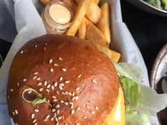 burger-The Grounds of Alexandria