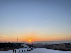 -采薇庄园四季滑雪场