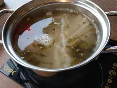 酸萝卜鸭汤锅-龙聚德北京烤鸭(沙坪坝华宇A馆店)