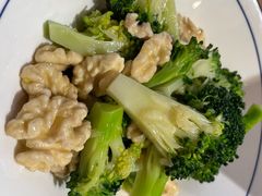 西蓝花拌桃仁-赤宴·川菜(玉林店)