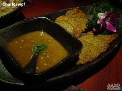 像是天妇罗的曼德勒鱼饼-花马天堂云南餐厅 Lost Heaven(高邮路店)