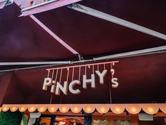 -Pinchy's Lobster & Champagne Bar