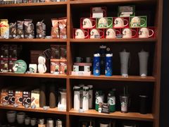 零售区-星巴克臻选(深圳华强北茂业店)