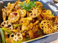 悦蓉香锅牛蛙-精悦蓉(松江万达广场店)