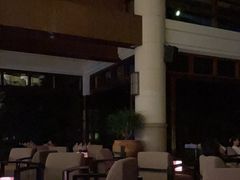 -亚龙湾喜来登·美景台大堂吧