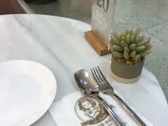 -丽莎沙拉轻食餐厅(国贸店)