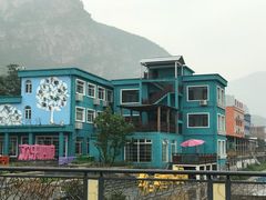 -百里峡七彩艺术小镇