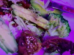 照烧鸡排牛油果沙拉-MOSSO德国餐厅·音乐酒吧(环宇荟店)
