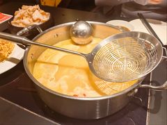 -鲜入唯煮·港式海鲜牛肉火锅(金宝街店)