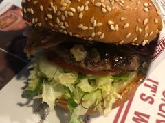 -The Habit Burger Grill 哈比特汉堡(复兴soho店)