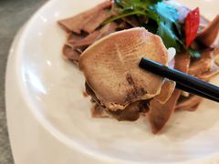 -侬佳蒸菜馆(听潮店)