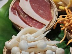 -菌海森林·非遗野生菌火锅(西山区滇池路摩根道店)