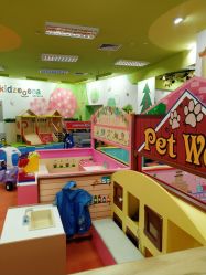 -莫莉幻想儿童乐园(武汉金银潭永旺店)