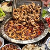 53.8r/位！成都乌鱼花火锅随便吃！真的好值！