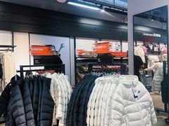 -百年港湾奥特莱斯(香炉礁店)