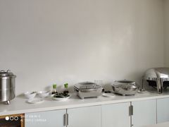 -卡罗酒店(东门晒布地铁站店)