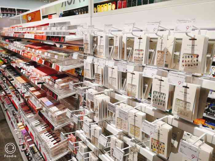 kkv(杭州永旺梦乐城主力店)-"在永旺一楼,超级大 超级醒目,一看就被他