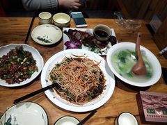 -老滇山寨•云南特色菜•地方菜•民族风情歌舞表演(金碧店)