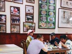 大堂-老爆肚满五香烧牛羊肉