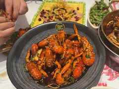 -肥肥虾庄·金牌油焖大虾(汉口城市广场店)