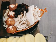 -湊湊火锅·茶憩(打浦桥日月光店)