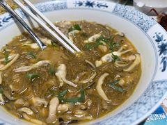 酸菜蛏子烧豆面-洪福龙虾