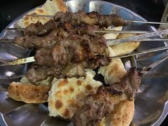 -烤肉小伙烤肉店