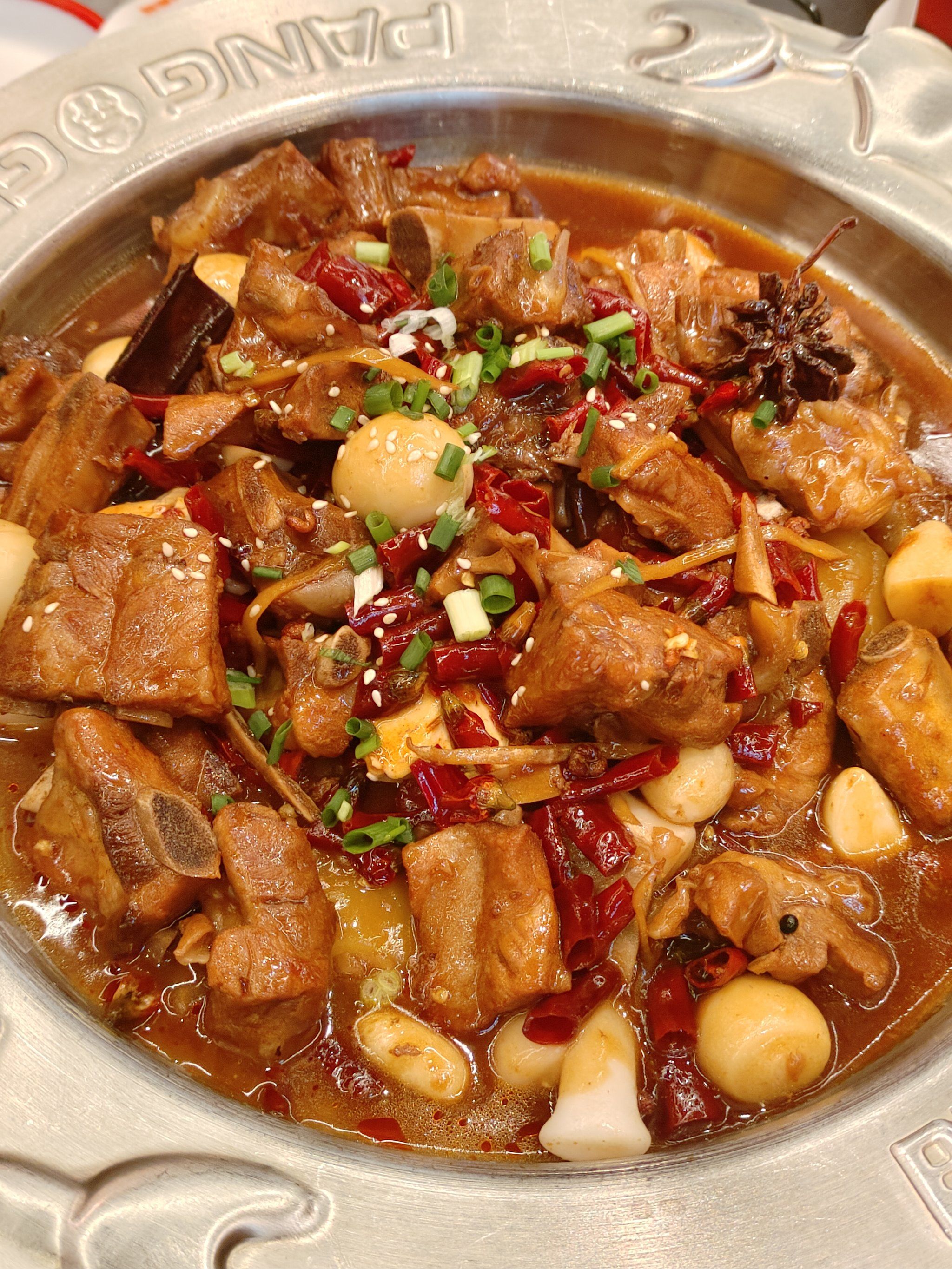 这个凤爪煲和仔排煲真的超级好吃呜呜呜