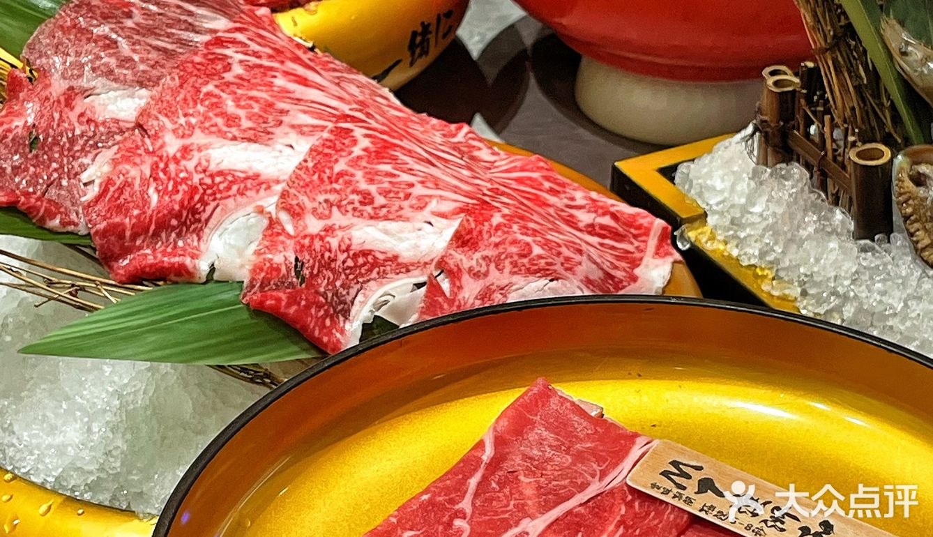 竟然在吃M9和牛的店里❗️调了杯傻瓜伏特加🔥不限量