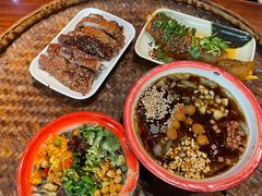 -爆炸头阿姨小四川正宗川味小吃(无任何分店)
