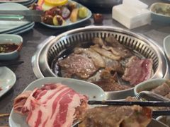 -金滏山烤肉·海鲜·火锅自助餐厅(襄阳万达店)