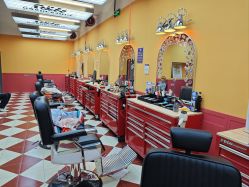 -Devilhands Barbershop男士理容店