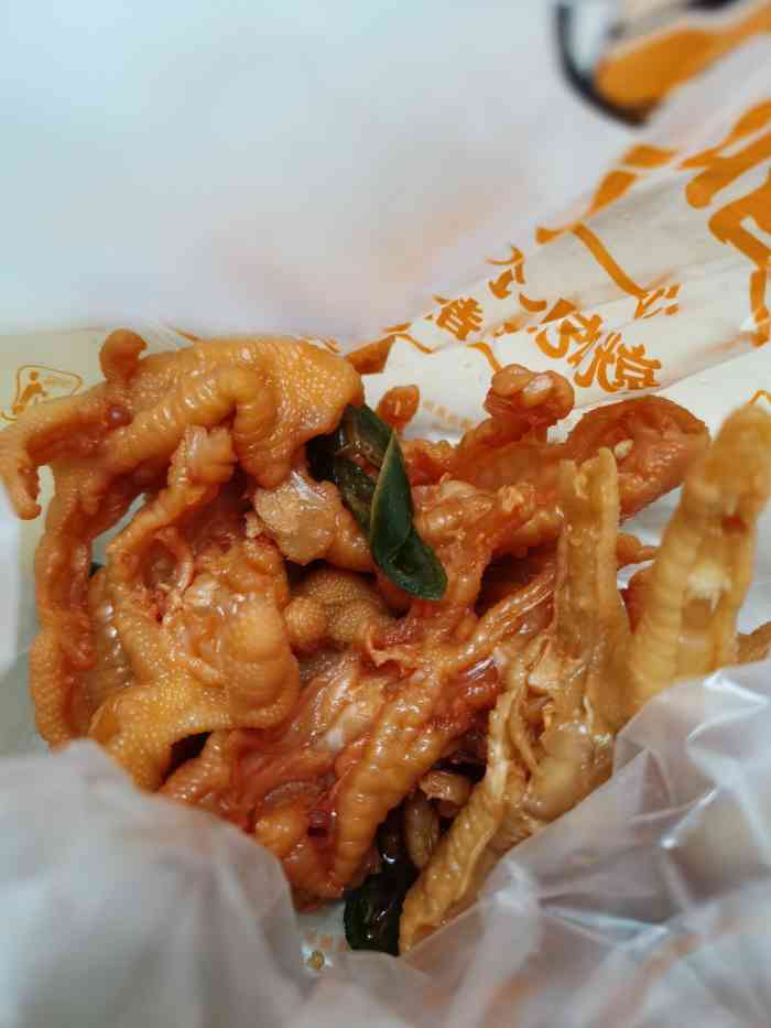 圣都爪掌柜(诚基中心店)-"非常好吃,骨头去的很干净,店员非常耐心的.