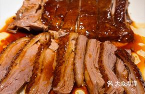 Signature Chaoshan Braised Lionhead Goose