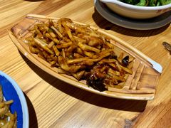 有鱼的鱼香肉丝-满圆薄春饼(新世纪店)