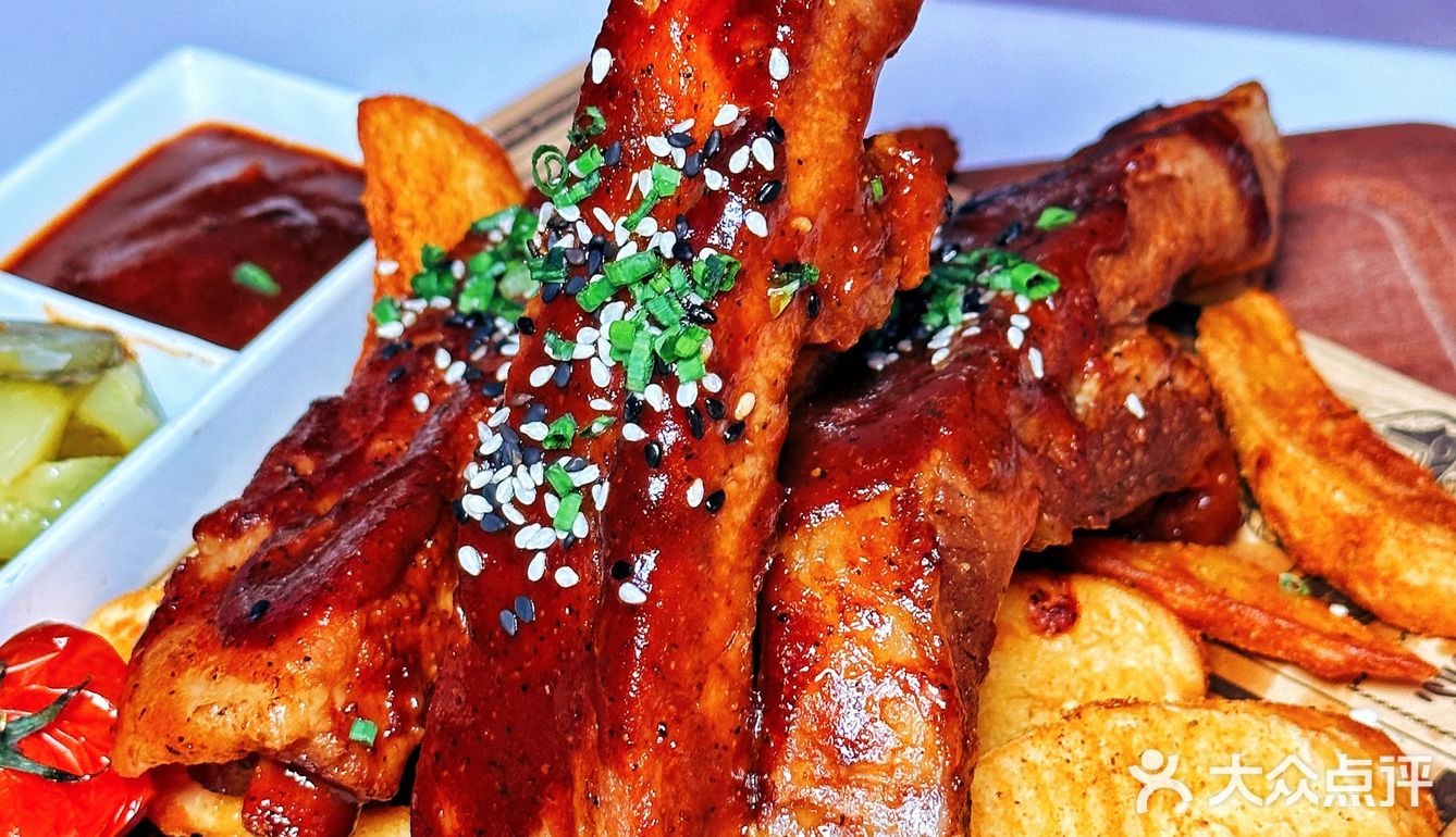 坐在星空泡泡屋里看遍国贸繁华，浪漫在蔓延～