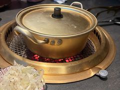 -铭牛烧肉·和牛海鲜自助(高新月牙湖店)