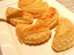 榴莲酥-湖影中餐厅·南京金茂威斯汀大酒店