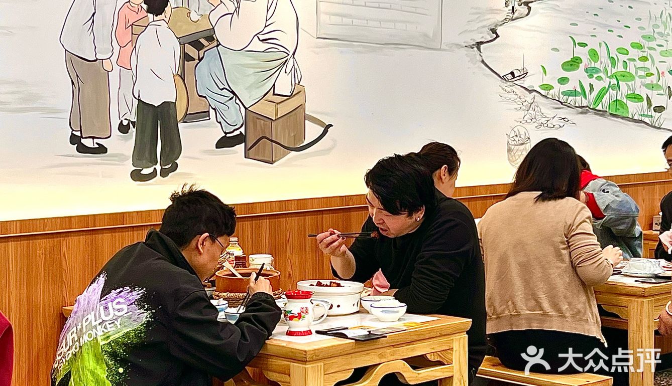 来武汉怎么能不喝一碗这个藕汤再走？！