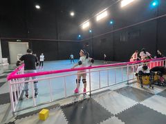-嘿哟动霸CHUA·新潮玩运动娱乐中心·蹦床滑冰团建乐园