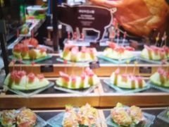 -雍容荟帝王蟹活龙虾展台自助(IFS黑金店)