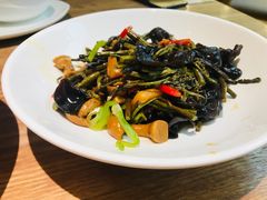 珍菌山野菜-上关雪東北菜(中房金谊店)