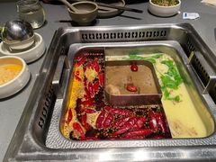 三拼锅-巴奴毛肚火锅(悠唐购物中心店)