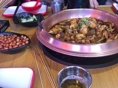 -虾弄弄海派小龙虾·牛羊蝎子火锅