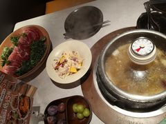 -芸山季·云南山珍菌火锅(人民广场来福士店)