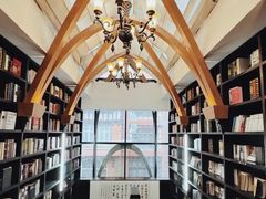 -钟书阁(松江泰晤士小镇店)