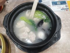 砂锅鲜虾小馄饨-老上海里弄味道(知春路店)