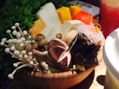 -湊湊火锅·茶憩(杭州湖滨银泰in77店)