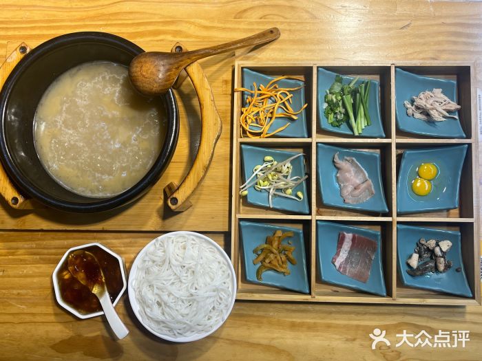 勺子米线·云南传统小吃市集(四方街店)图片