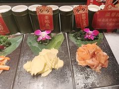 -芝小官毛肚火锅海鲜自助(苏州吴江区万宝店)
